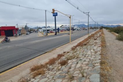 CHILECITO: VECINOS PIDEN LA CONSTRUCCION DE SEPARADOR VIAL EN Av CIRCUNVALACIÓN A LA ALTURA DE YPF