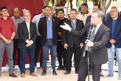 CHILECITO: RODRIGO DICE QUE “CUESTIONAN PORQUE HACEMOS Y CON MUY POCA PLATA HACEMOS UN MONTON Y LA GENTE SABE DONDE PONEMOS LA PLATA”
